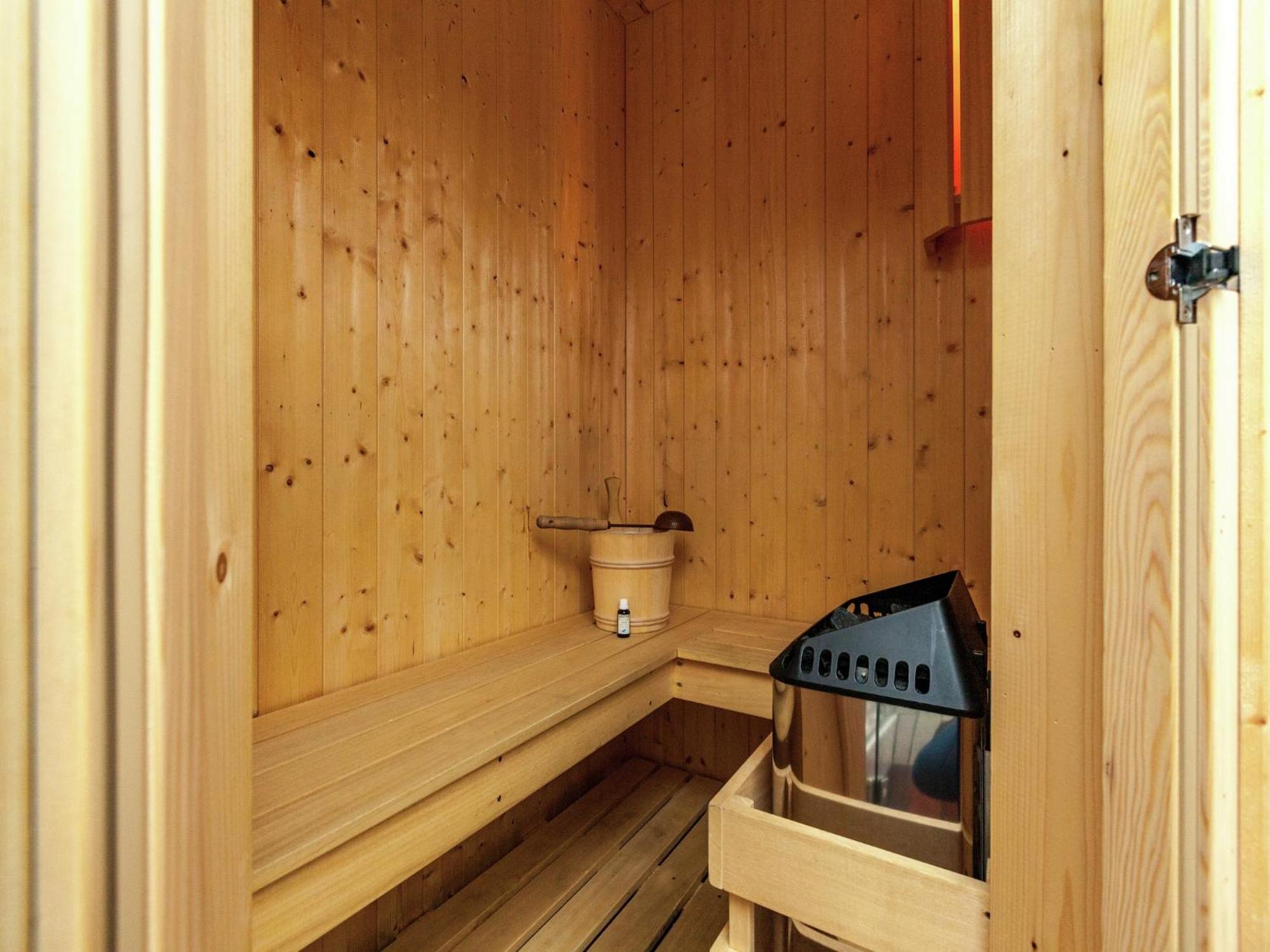 Boutique Chalet In B Llingen Near Lake Wirtzfeld Eksteriør billede